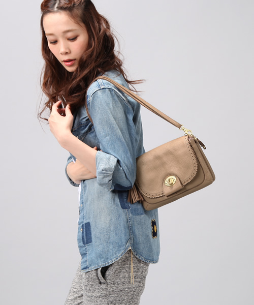 bpr BEAMS Women's（ビーピーアール　ビームス）の「△Beau're×BEAMS / 別注 3ポケット ポシェット（ショルダーバッグ・レディース・ベージュ/パープル・ONE SIZE）」の12枚目の写真