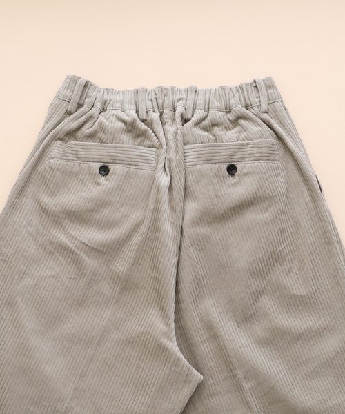 EMMA CLOTHES（エマクローズ）の「5.5Wコーデュロイワイドパンツ（その他パンツ・メンズ・ブラック/ダークブラウン/ライトベージュ/オリーブ・M/L）」の16枚目の写真