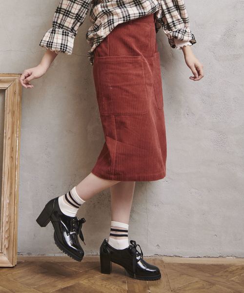 OLIVE des OLIVE（オリーブデオリーブ）の「ランダムコーデュロイ ナロースカート（スカート・レディース・ブラック/ベージュ/レッド/サックスブルー・FREE）」の5枚目の写真
