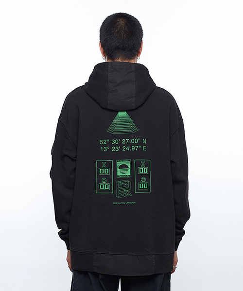Liberaiders(リベレイダース)の「LIBERAIDERS リベレイダース / TRIANGLE HOODIE トライアングル フーディ― パーカー / 763041903(パーカー・メンズ・ホワイト/ブラック/オリーブ・MEDIUM/LARGE/X-LARGE)」の2枚目の写真