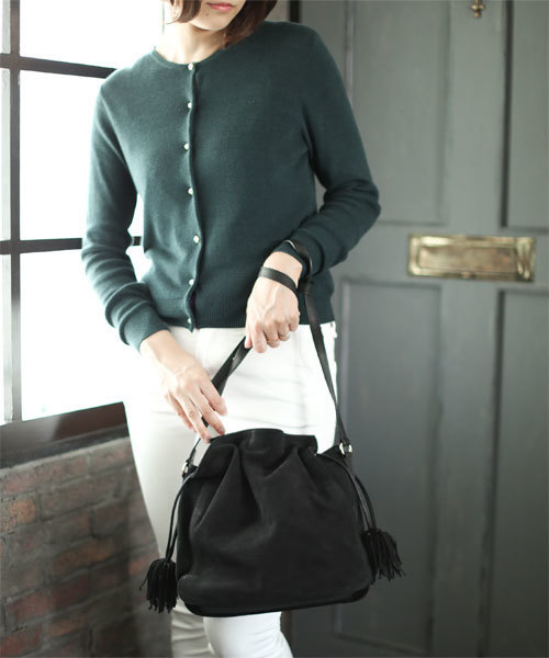 NANO universe（ナノユニバース）の「POPCORN/別注ドロストバッグ/L（ショルダーバッグ・レディース・ブラック/チャコール/ベージュ/ダークグリーン/ダークネイビー/レッド系その他・FREE）」の2枚目の写真