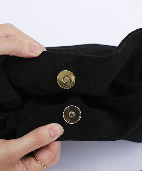 NANO universe（ナノユニバース）の「POPCORN/別注ドロストバッグ/L（ショルダーバッグ・レディース・ブラック/チャコール/ベージュ/ダークグリーン/ダークネイビー/レッド系その他・FREE）」の8枚目の写真