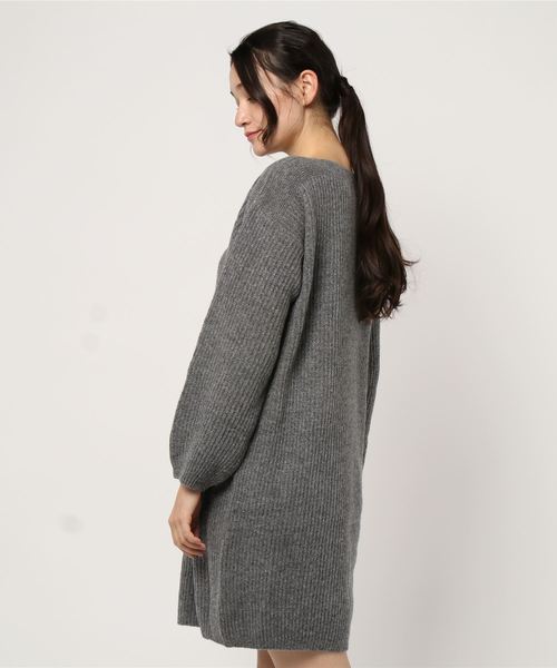 miniyu（ミニュウ）の「La SRIC/ラメボートネックワンピース（ワンピース・レディース・ベージュ/グレー/マスタード・38）」の8枚目の写真