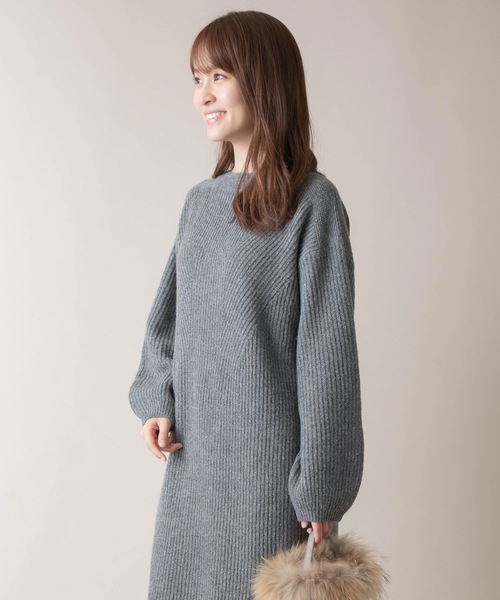 miniyu（ミニュウ）の「La SRIC/ラメボートネックワンピース（ワンピース・レディース・ベージュ/グレー/マスタード・38）」の4枚目の写真