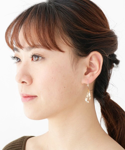 COCOSHNIK(ココシュニック)の「K10平板ひねり トラベーズ フックピアス(ピアス(両耳用)・レディース・ホワイト系その他7・00)」の7枚目の写真
