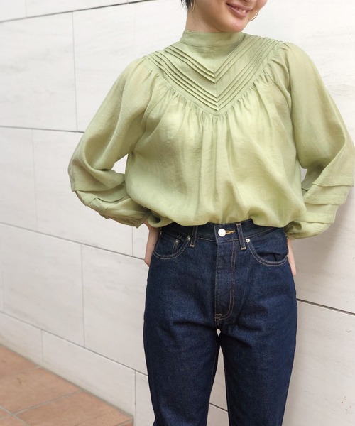 Banner Barrett(バナーバレット)の「【2WAY】ピンタックシアーブラウス(Tシャツ/カットソー・レディース・ホワイト/グリーン/ピンク・38)」の8枚目の写真