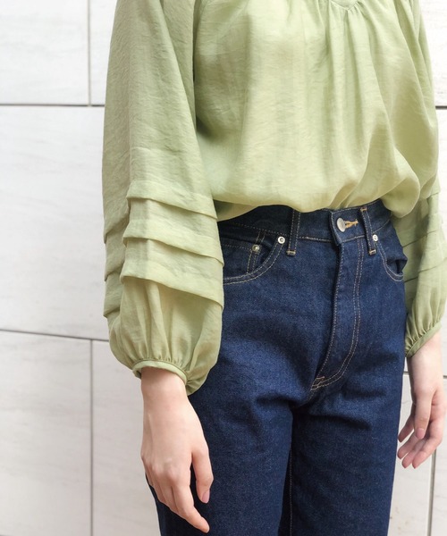 Banner Barrett(バナーバレット)の「【2WAY】ピンタックシアーブラウス(Tシャツ/カットソー・レディース・ホワイト/グリーン/ピンク・38)」の10枚目の写真