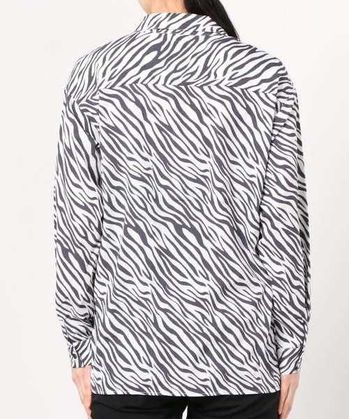 WEGO(ウィゴー)の「WEGO/オーバーシルエットシャツ(シャツ/ブラウス・レディース・ベージュ系その他/ホワイト系その他/パープル・FREE)」の5枚目の写真