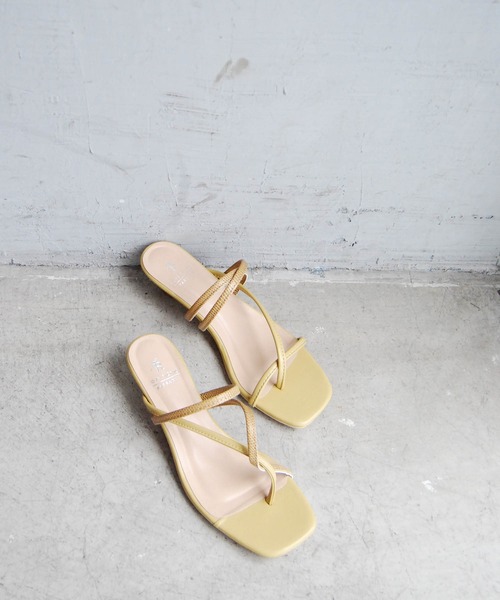 ROPE' PICNIC（ロペピクニック）の「【WEB限定】アシンメトリーデザイントングミュール（サンダル・レディース・ブラック系その他/ベージュ系その他/イエロー系その他・22.5cm/23.5cm/24.5cm）」の3枚目の写真