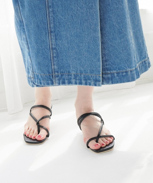 ROPE' PICNIC（ロペピクニック）の「【WEB限定】アシンメトリーデザイントングミュール（サンダル・レディース・ブラック系その他/ベージュ系その他/イエロー系その他・22.5cm/23.5cm/24.5cm）」の5枚目の写真