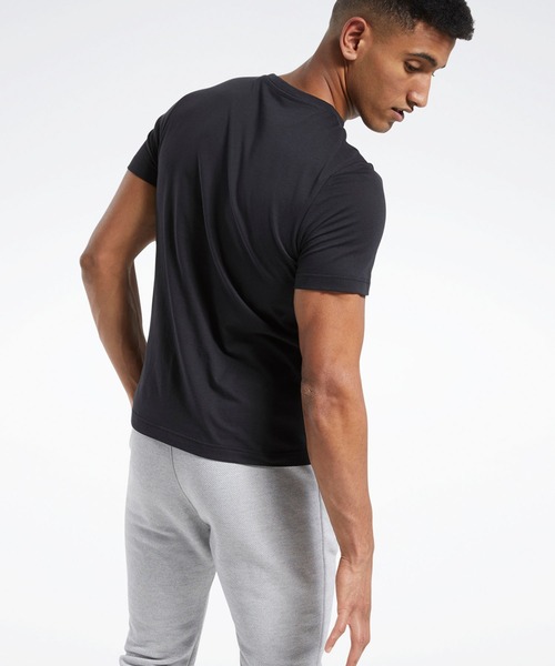 Reebok(リーボック)の「グラフィック ショート スリーブ Tシャツ /Graphic Short Sleeve Tee(Tシャツ/カットソー・メンズ・ブラック・X-SMALL/X-LARGE/SMALL/LARGE/MEDIUM/XX-LARGE)」の4枚目の写真