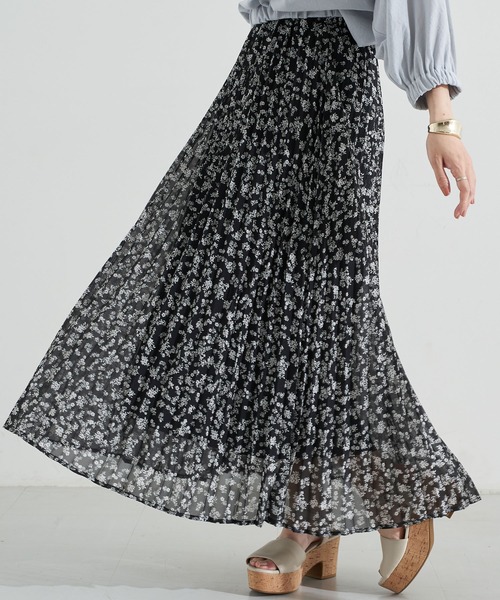 earth music&ecology（アースミュージックアンドエコロジー）の「フラワープリーツスカート　＊（スカート・レディース・ブラック/ライトベージュ/ミント・FREE）」の2枚目の写真