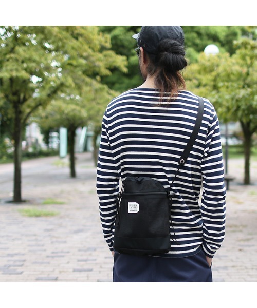 FREDRIK PACKERS（フレドリックパッカーズ）の「【FREDRIK PACKERS】BELLSACK M　ベルサック　メッシュサコッシュ（ショルダーバッグ・レディース・ブラック/ベージュ・FREE）」の4枚目の写真