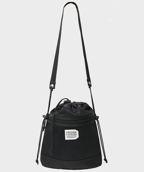 FREDRIK PACKERS（フレドリックパッカーズ）の「【FREDRIK PACKERS】BELLSACK M　ベルサック　メッシュサコッシュ（ショルダーバッグ・レディース・ブラック/ベージュ・FREE）」の7枚目の写真