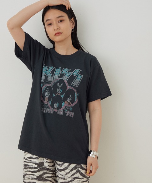 ADAM ET ROPE'（アダムエロペ）の「ROCK TEE（Tシャツ/カットソー・レディース・ブラック/ブラック系その他/ホワイト系その他・FREE）」の2枚目の写真