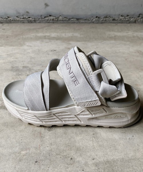 CAPRICIEUX LE'MAGE(カプリシューレマージュ)の「【DESCENTE/デサント】エナザイトカームサンダル(サンダル・レディース・ホワイト/ブラック・23cm/24cm)」の10枚目の写真