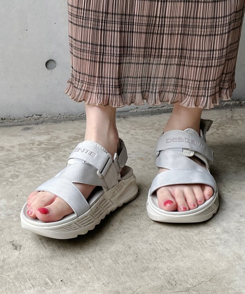 CAPRICIEUX LE'MAGE(カプリシューレマージュ)の「【DESCENTE/デサント】エナザイトカームサンダル(サンダル・レディース・ホワイト/ブラック・23cm/24cm)」の13枚目の写真