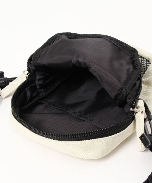 MOOMIN(ムーミン)の「【 MOOMIN 】 ワンポイント リトルミイ ミニショルダーバッグ(ショルダーバッグ・レディース・ベージュ/ブラック・FREE)」の7枚目の写真