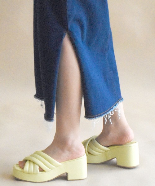 Alley by w closet(アリーバイダブルクローゼット)の「【Alley】ぷっくりクロスミュール(サンダル・レディース・ホワイト/ブラック/イエロー・M/L)」の13枚目の写真