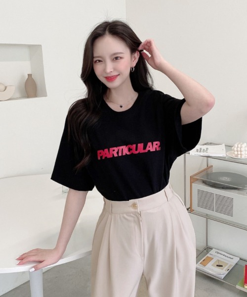 TOEASY(トゥイージー)の「『TOEASY/トゥイージー』particular Lettering short-sleeved T-shirt/英字レタリング 半袖Tシャツ(Tシャツ/カットソー・レディース・ブラック/ブルー/ホワイト・FREE)」の11枚目の写真