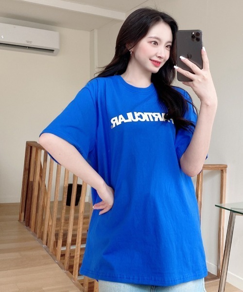 TOEASY(トゥイージー)の「『TOEASY/トゥイージー』particular Lettering short-sleeved T-shirt/英字レタリング 半袖Tシャツ(Tシャツ/カットソー・レディース・ブラック/ブルー/ホワイト・FREE)」の15枚目の写真