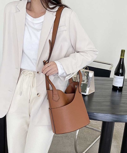 ammy.（エイミードット）の「【 ammy. / エイミードット 】 2way バケツ型 ショルダーバッグ / ハンドバッグ（ショルダーバッグ・レディース・ホワイト/ブラック/ブラウン/グレイッシュベージュ・FREE）」の13枚目の写真