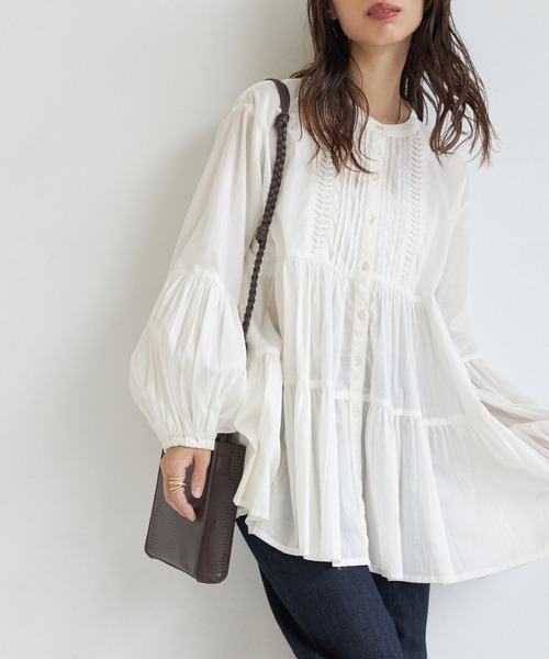 AIC.(エーアイシー)の「ピンタックティアードブラウス(シャツ/ブラウス・レディース・ブラック/オフホワイト/グリーン・FREE)」の2枚目の写真