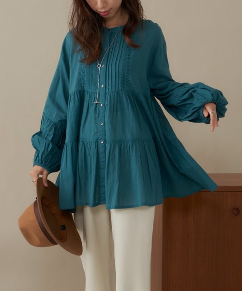 AIC.(エーアイシー)の「ピンタックティアードブラウス(シャツ/ブラウス・レディース・ブラック/オフホワイト/グリーン・FREE)」の1枚目の写真