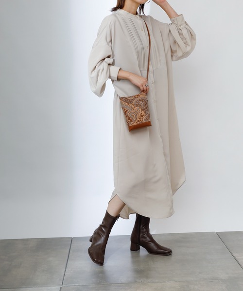 COLONY 2139（コロニートゥーワンスリーナイン）の「マットサテンバンドカラーシャツワンピース（ワンピース・レディース・オフホワイト/チャコールグレー/ベージュ・FREE）」の22枚目の写真