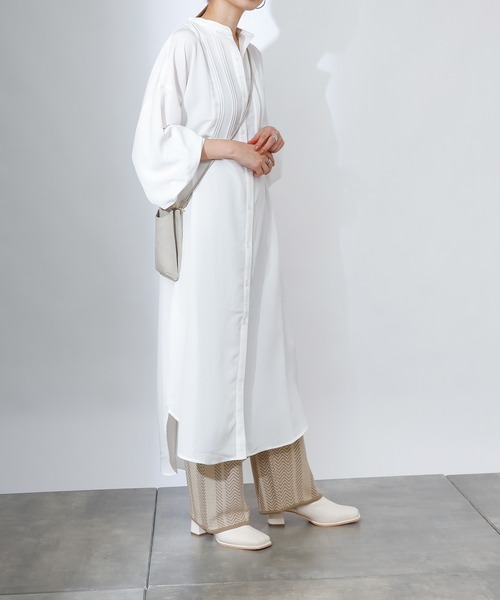 COLONY 2139（コロニートゥーワンスリーナイン）の「マットサテンバンドカラーシャツワンピース（ワンピース・レディース・オフホワイト/チャコールグレー/ベージュ・FREE）」の18枚目の写真