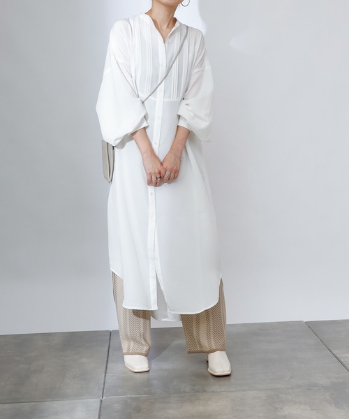 COLONY 2139（コロニートゥーワンスリーナイン）の「マットサテンバンドカラーシャツワンピース（ワンピース・レディース・オフホワイト/チャコールグレー/ベージュ・FREE）」の7枚目の写真