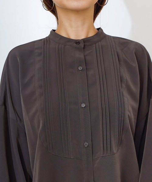 COLONY 2139（コロニートゥーワンスリーナイン）の「マットサテンバンドカラーシャツワンピース（ワンピース・レディース・オフホワイト/チャコールグレー/ベージュ・FREE）」の12枚目の写真