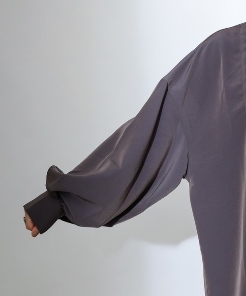 COLONY 2139（コロニートゥーワンスリーナイン）の「マットサテンバンドカラーシャツワンピース（ワンピース・レディース・オフホワイト/チャコールグレー/ベージュ・FREE）」の14枚目の写真