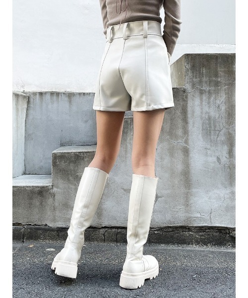 ENVYM（アンビー）の「フェイクレザーＳＰＴ（その他パンツ・レディース・ブラック/アイボリー・S/M）」の20枚目の写真