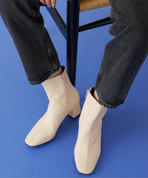 Auntie Rosa Holiday（アンティローザホリデー）の「ヒールスクエアブーツ（ブーツ・レディース・ブラック/ブラウン/アイボリー・LARGE/MEDIUM/SMALL）」の13枚目の写真