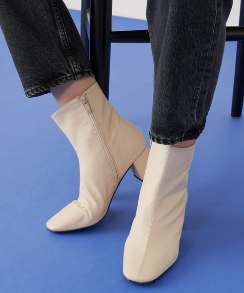 Auntie Rosa Holiday（アンティローザホリデー）の「ヒールスクエアブーツ（ブーツ・レディース・ブラック/ブラウン/アイボリー・LARGE/MEDIUM/SMALL）」の14枚目の写真