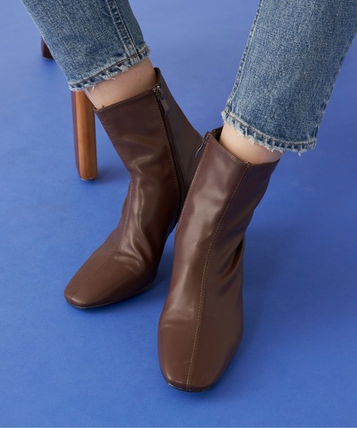 Auntie Rosa Holiday（アンティローザホリデー）の「ヒールスクエアブーツ（ブーツ・レディース・ブラック/ブラウン/アイボリー・LARGE/MEDIUM/SMALL）」の18枚目の写真