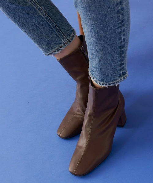 Auntie Rosa Holiday（アンティローザホリデー）の「ヒールスクエアブーツ（ブーツ・レディース・ブラック/ブラウン/アイボリー・LARGE/MEDIUM/SMALL）」の19枚目の写真