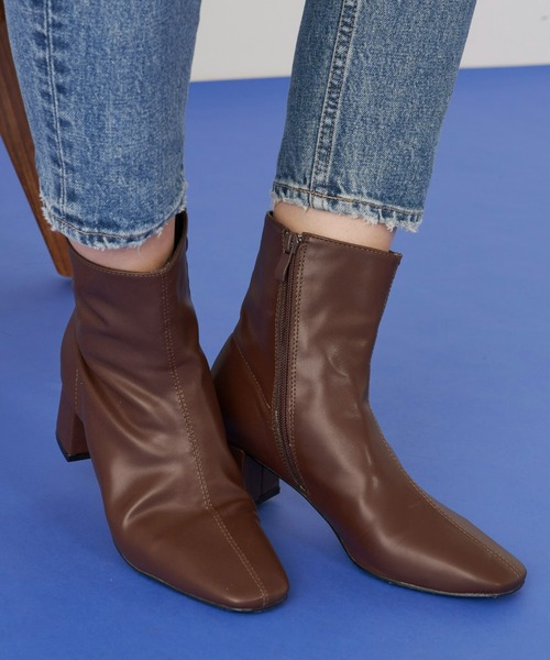 Auntie Rosa Holiday（アンティローザホリデー）の「ヒールスクエアブーツ（ブーツ・レディース・ブラック/ブラウン/アイボリー・LARGE/MEDIUM/SMALL）」の20枚目の写真