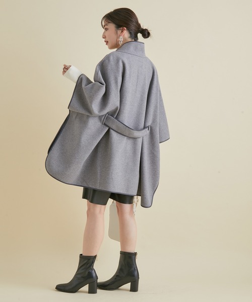 VIS（ビス）の「軽い着心地。合皮パイピングポンチョ（ポンチョ・レディース・ライトグレー/ベージュ・FREE）」の8枚目の写真