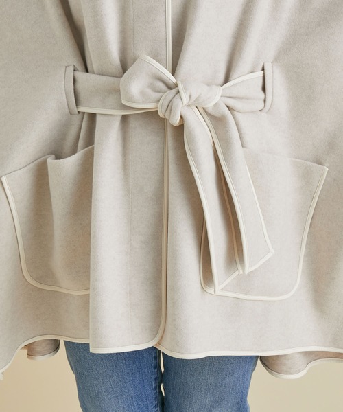 VIS（ビス）の「軽い着心地。合皮パイピングポンチョ（ポンチョ・レディース・ライトグレー/ベージュ・FREE）」の19枚目の写真