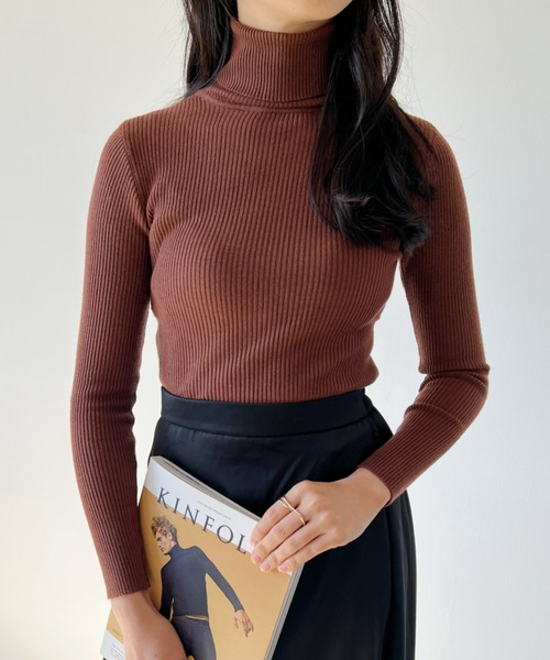 CLEA(クレア)の「【全7色/カラバリ豊富】デイリータートルネックリブニット(ニット/セーター・レディース・ホワイト/ブラック/ベージュ/ブラウン/アイボリー/ブルー/グリーン/イエロー/レッド/グレー・FREE)」の2枚目の写真