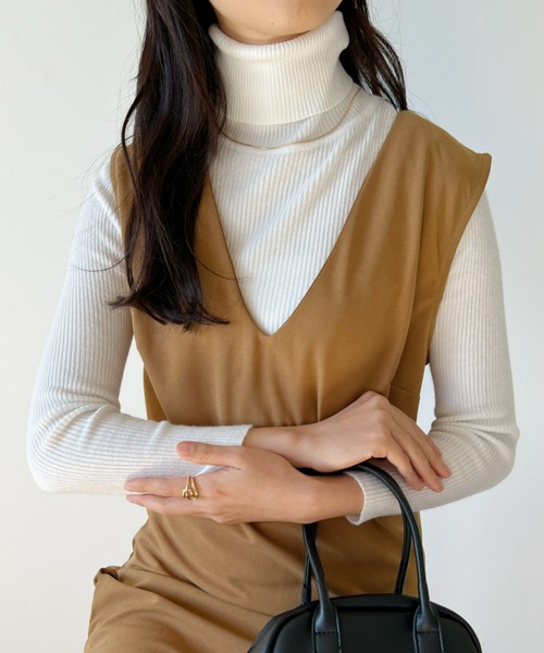 CLEA(クレア)の「【全7色/カラバリ豊富】デイリータートルネックリブニット(ニット/セーター・レディース・ホワイト/ブラック/ベージュ/ブラウン/アイボリー/ブルー/グリーン/イエロー/レッド/グレー・FREE)」の3枚目の写真