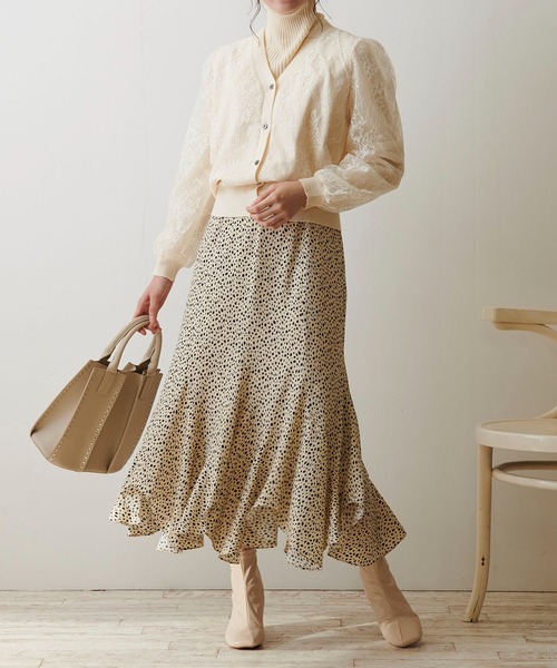 Luxe brille（リュクスブリエ）の「袖レースのVネックニットカーディガン（カーディガン/ボレロ・レディース・ブラック/オフホワイト・FREE）」の7枚目の写真