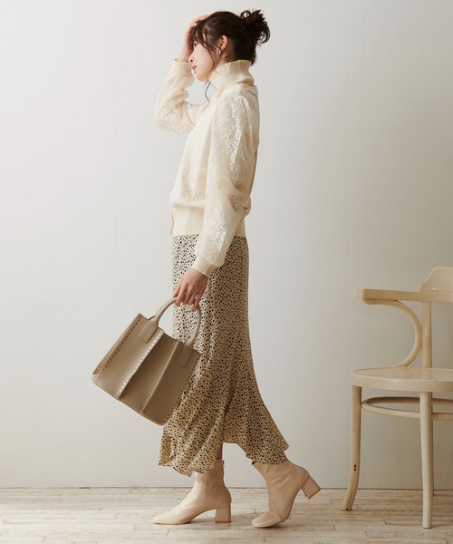 Luxe brille（リュクスブリエ）の「袖レースのVネックニットカーディガン（カーディガン/ボレロ・レディース・ブラック/オフホワイト・FREE）」の9枚目の写真