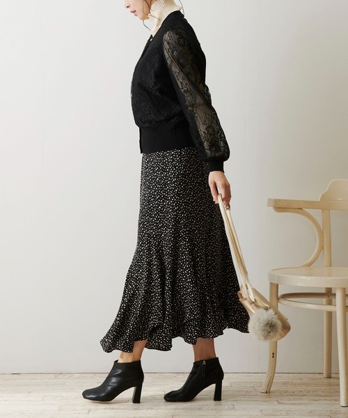 Luxe brille（リュクスブリエ）の「袖レースのVネックニットカーディガン（カーディガン/ボレロ・レディース・ブラック/オフホワイト・FREE）」の4枚目の写真