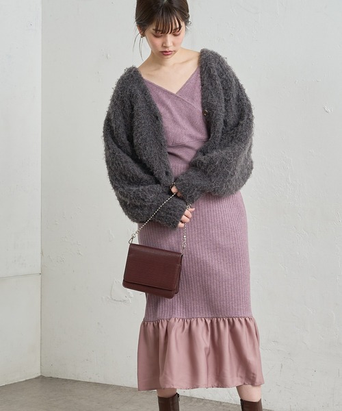natural couture（ナチュラルクチュール）の「【WEB限定】サテン裾フレアカシュクールニットワンピース（ワンピース・レディース・ブラック/ブラウン/モカ/グリーン/パープル・FREE）」の2枚目の写真