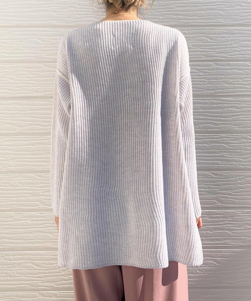 Q（キュー）の「両畦ストライプリバーニット（ニット/セーター・レディース・ライトグレー/オレンジ・MEDIUM）」の5枚目の写真