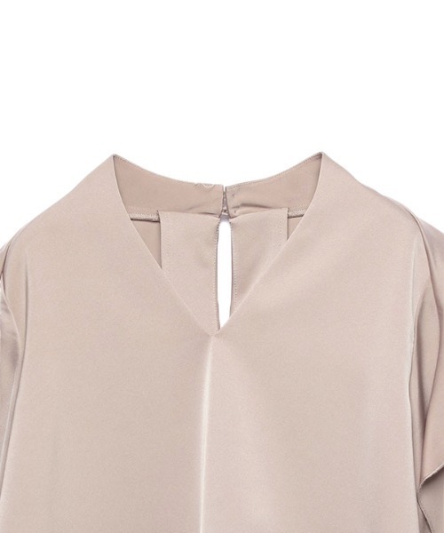 anuans（アニュアンス）の「ツイストフリルスリーブブラウス（シャツ