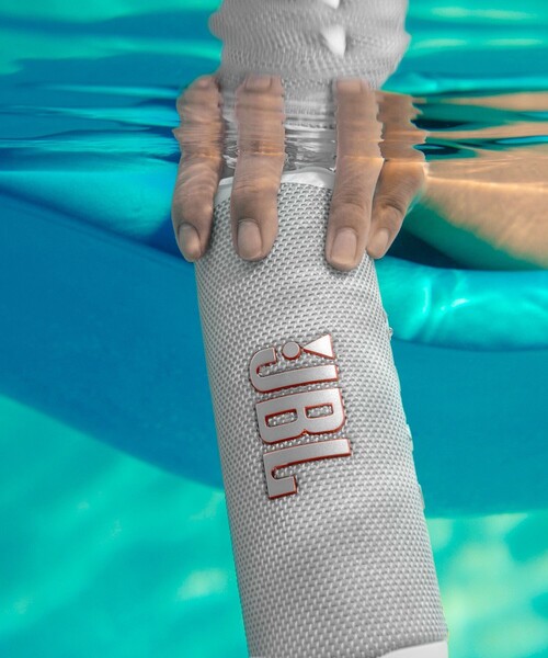 JBL（ジェイビーエル）の「JBL/ジェービーエル JBL FLIP6（スピーカー・メンズ・ブラック/ブルー/レッド/ホワイト/ピンク/カモフラージュ・ONE SIZE）」の2枚目の写真